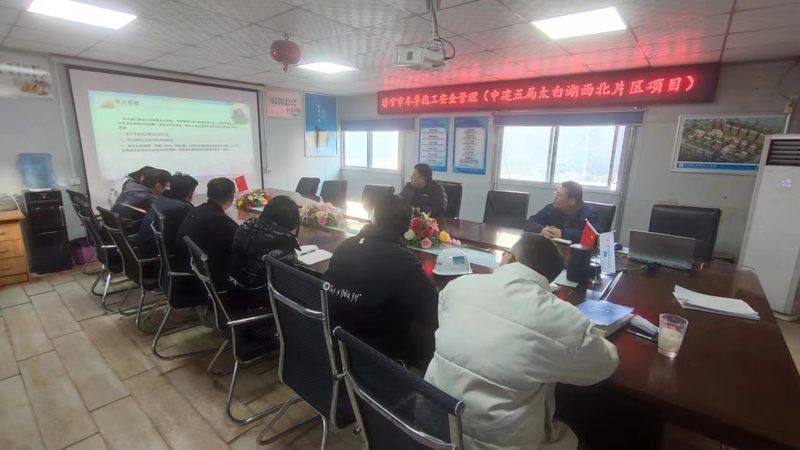 报考心理咨询师需要具备一定的学历要求。根据不同级别，学历要求如下：
