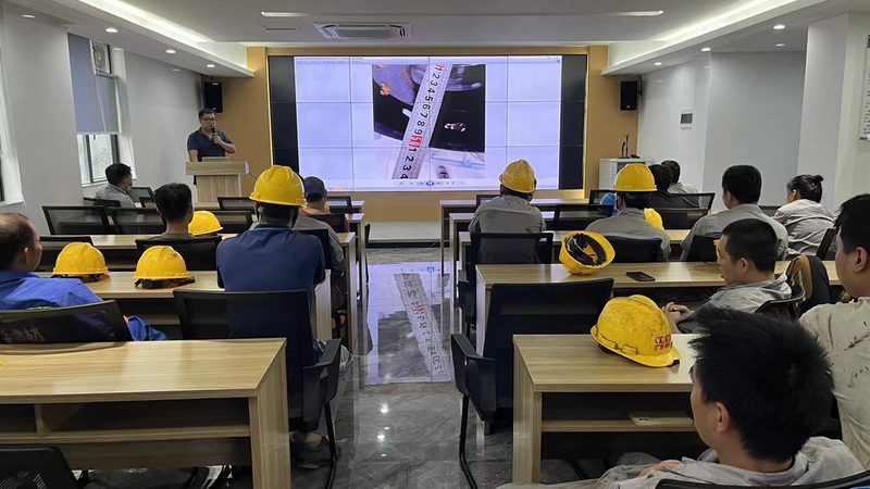 叉车安全规范标准：保障作业安全的关键