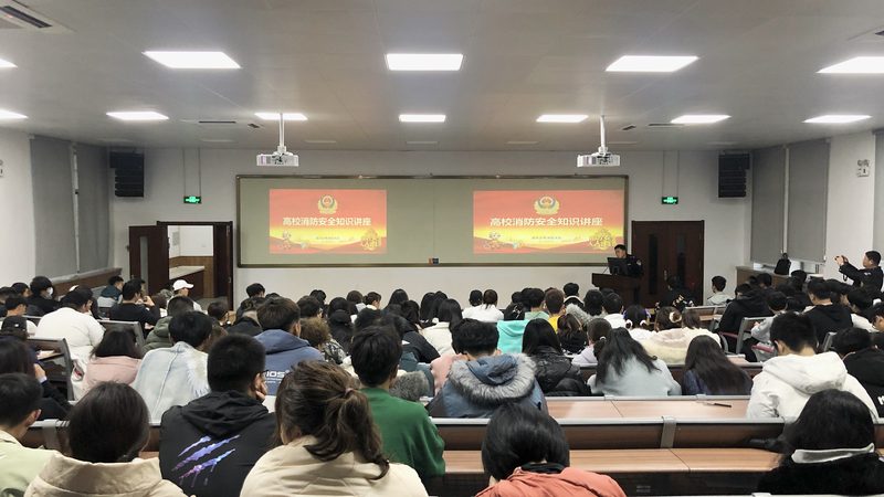 根据我国相关法律法规，焊工培训的年龄限制如下：